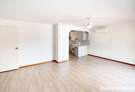 DELIGHTFUL TWO BEDROOM UNIT IN QUIET COMPLEX - Photo 4