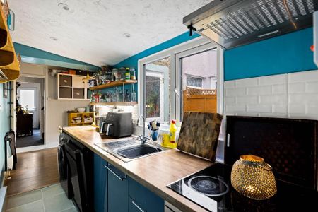 2 bedroom terraced house to rent - Photo 5