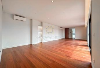 Apartamento T4 em Porto