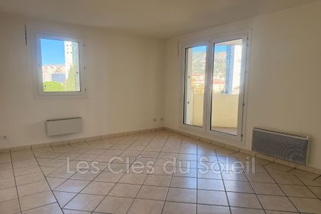 Location Appartement 2 pièces 49m² TOULON 83000 - Photo 4