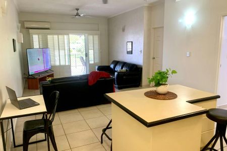 SPACIOUS PARTIALLY FURNISHED UNIT IN THE HEART OF DARWIN - Photo 3