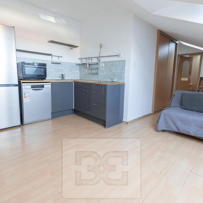 Pronájem bytu 2+kk 51 m², Mladých Běchovic 2, Praha - Фото 1