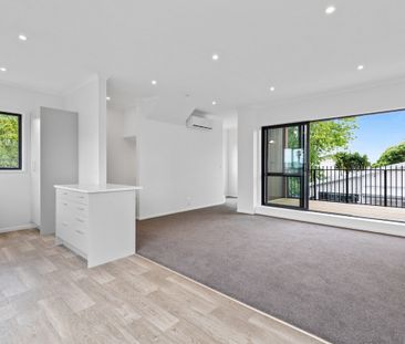 500F Te Atatu Road, Te Atatu Peninsula - Photo 2