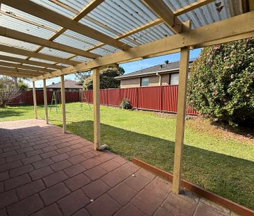 3 Kathleen Court, Hampton Park VIC - Photo 3
