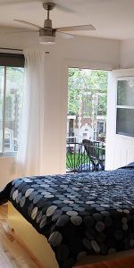 Magnifique 3 ½ ensoleillé à aire ouverte entièrement meublé - Photo 4