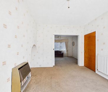 4 bedroom semi-detached house to rent - Photo 4