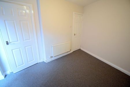 Flat 1, 2 Templemore Avenue, BT54FT, Belfast - Photo 4