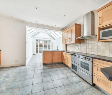 3 bedroom semi-detached house to rent - Photo 5