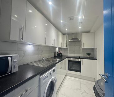 Studio Flat, Rock St, N4 - Photo 3