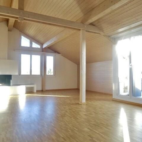 Moderne 4.5-ZW à 119m2 im DG mit Terrasse - Foto 1