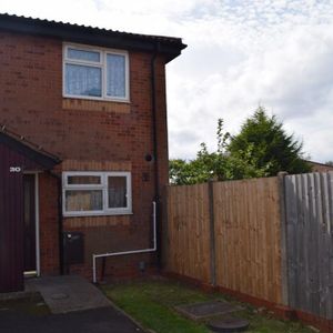 2 bedroom terraced house to rent - Photo 2