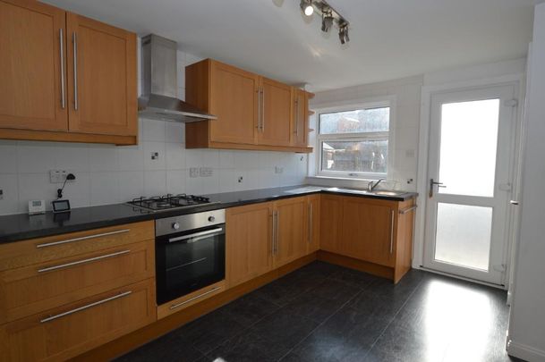 3 bedroom terraced house to rent - Photo 1