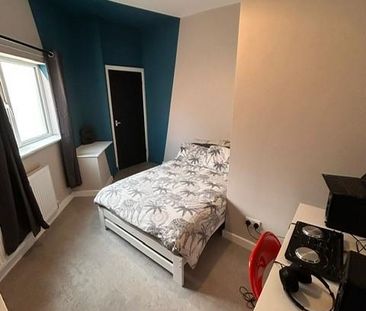 7 bedroom terraced house to rent - Photo 3