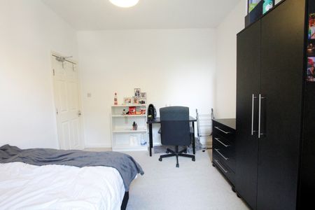 6 Bed Terraced House, Sidmouth Street, RG1 - Photo 3