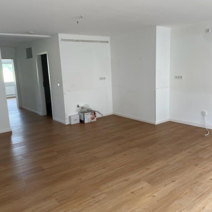 Betzdorf, Fußgängerzone, helle 3-ZKB Wohnung, ohne Balkon, mit Aufzug im Haus, nur an Selbstzahler. - Foto 1