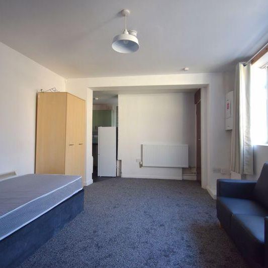 Studio to rent - Photo 1