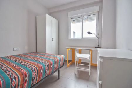 Carrer dels Sants Just i Pastor, Valencia, Valencian Community 46021 - Photo 2