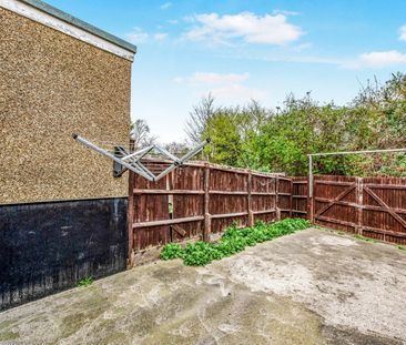 End Of Terrace House to rent - Charles Street, Greenhithe, DA9 - Photo 6