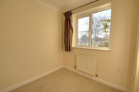 4 bedroom detached house to rent - Photo 4
