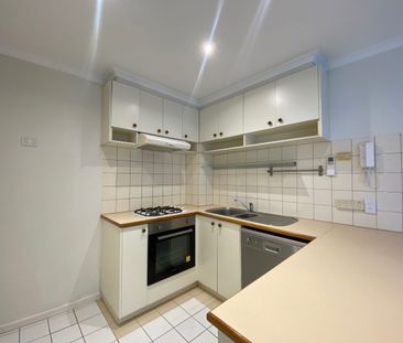 Dandenong Delight - 1st Floor Apartment - Photo 4