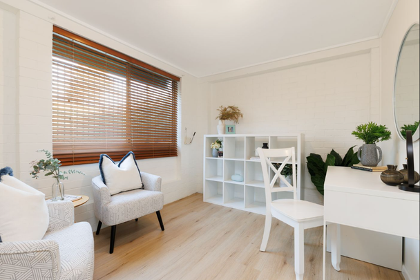 22 Eversden St, Kenmore QLD 4069 - House For Rent - $910 | Domain - Photo 1