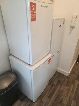 1 bedroom in a flat share to rent - Photo 1