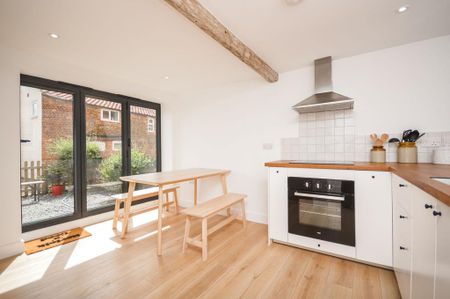 2 bedroom terraced house to rent - Photo 3