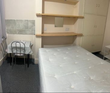 Room in a Shared House, Brenthurst Road, NW10 - Photo 6