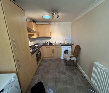 1 Bedroom Flat / Apartment - High Street, Selsey - Photo 3