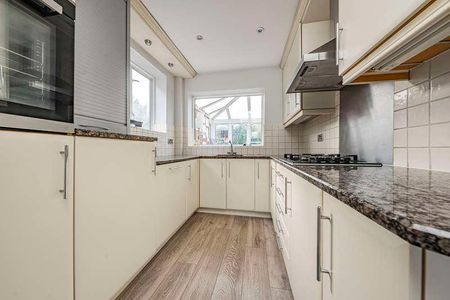 Moorfield Road, Denham, UB9 - Photo 5