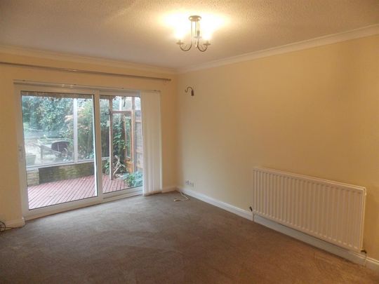 3 bedroom semi-detached house to rent - Photo 1