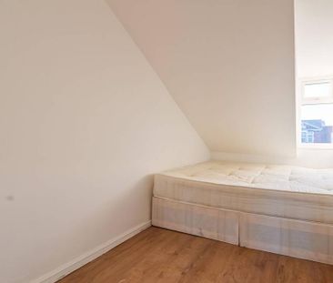 5 bedroom flat to rent - Photo 4