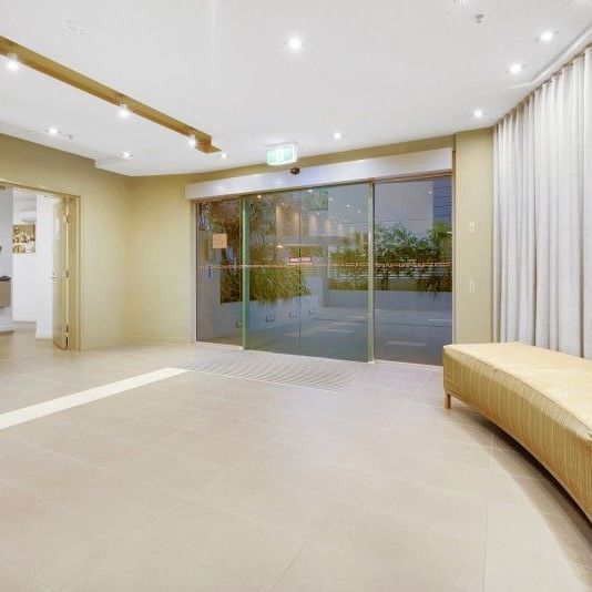 $800 for unfurnished 2 Bedrooms+Study apartment 1 Car - Photo 1