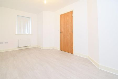 Carnforth Avenue, Wakefield - Photo 2