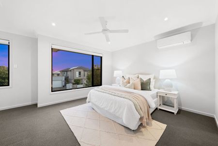 Stylish Double-Storey Home with Space and Comfort - Photo 4