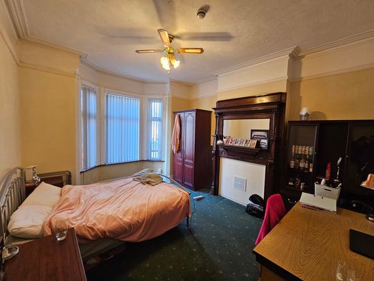 6 Bed Student Accommodation - Photo 1