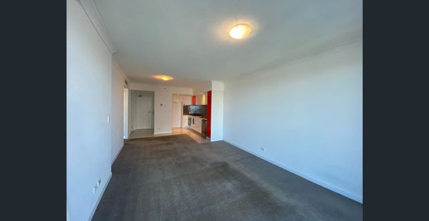 Un- Furnished 2 Bedroom Apartment - Mantra Residences @ Southport Central - Photo 1