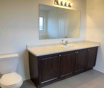 For Lease - 242 Palace Street, Thorold, Ontario - Photo 4