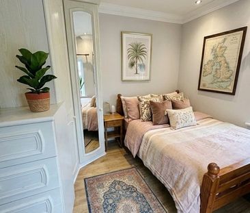 Room in a Shared Flat, Stockwell Road, SW9 - Photo 1