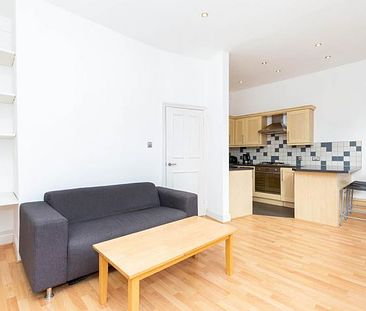 Bright and airy one bedroom property minutes to Tufnell park station - Photo 2