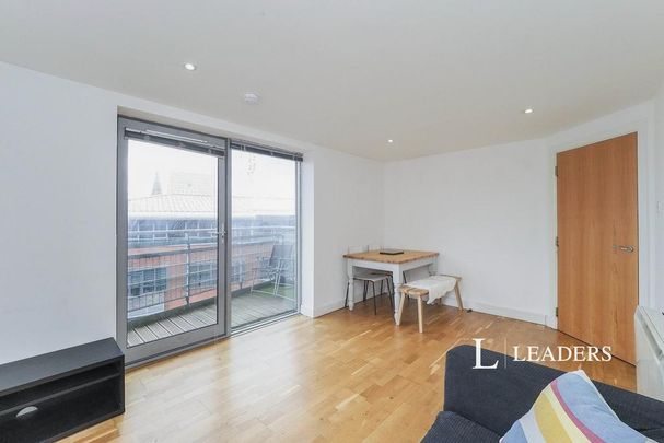 2 bedroom flat to rent - Photo 1