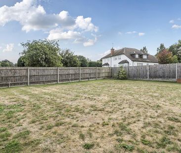 4 bedroom detached house to rent - Photo 2