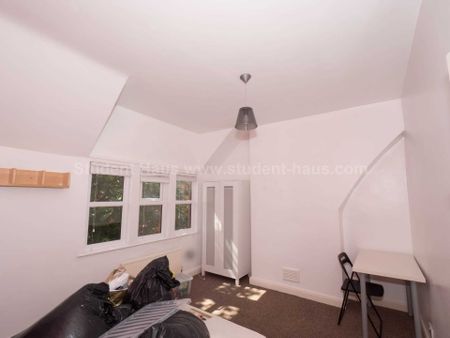 Coronation Street, Salford - Photo 5