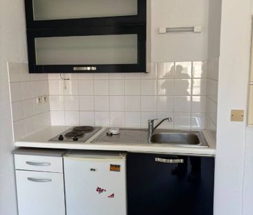 Studio meublé – Cours Sully - Photo 1