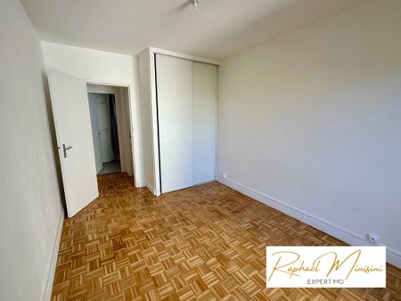 Versailles Montreuil, dernier étage vue panoramique T2 + balcon 54m2 - Photo 4