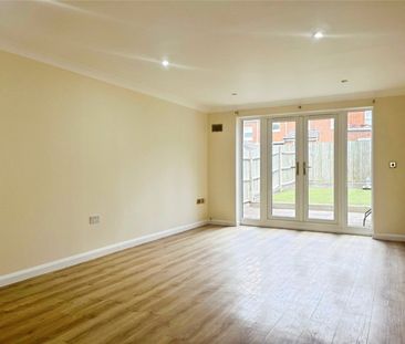 Earls Mead, Jubilee Road, Reading, Berkshire, RG6 - Photo 6