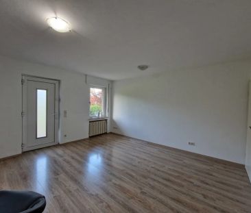 Singles aufgepasst: helle 2-Zimmer-Wohnung mit Einbauküche und Terr... - Photo 2