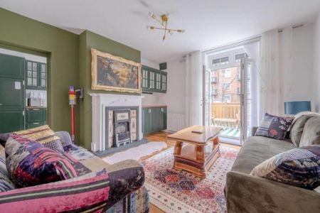 4 bedroom flat to rent - Photo 2