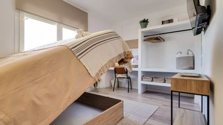 Room in a shared 8-bedroom apartment for rent in La Prosperitat, perfect for professionals and students. - Foto 3