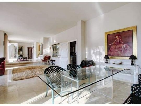 4 bedroom luxury Flat for rent in Marbella, Andalusia - Photo 1